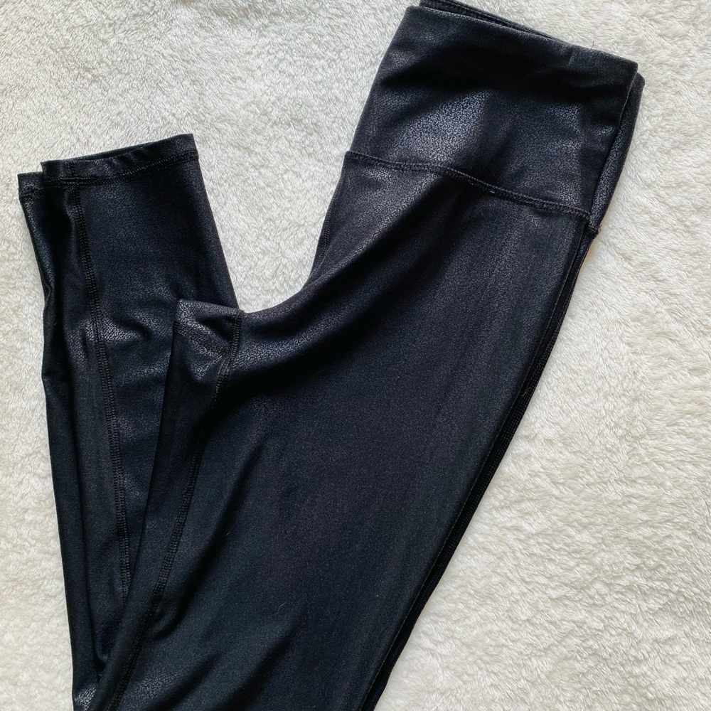 Pink lily “leather” leggings M